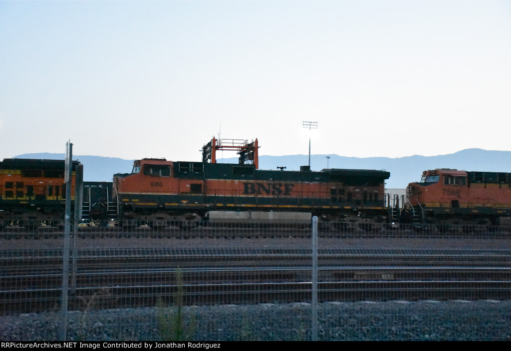 BNSF 986